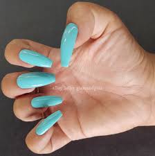 false nails aqua blue