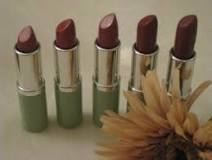 how-many-lipsticks-should-a-woman-have