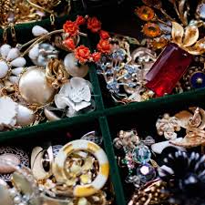 how to clean costume jewelry so it