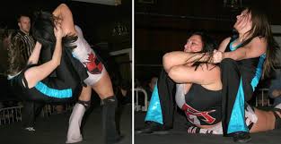 Females wrestling boston crab holds. Professional Wrestling Holds