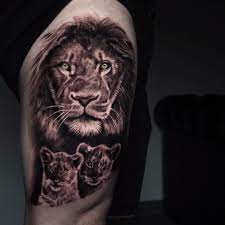 Tattoo lion cuisse | Le tatouage réalisé sur Kevin, un homme qui ne ressent  pas la douleur ^^ | By Volodim Grimm | Facebook
