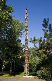 They can be placed to grant various passive bonuses to the player. Totem Kwakiutl Art Public Montreal