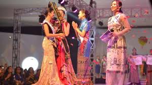 Gaun kombinasi tenun, model baju tenun lombok, dress tenun kombinasi,. Remaja Tts Jadi Putri Tenun Ntt 2019 Pos Kupang