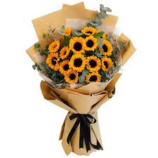 Rose flowers are often considered symbols of love, adoration, and passion. Bouquet Of Sunflower In Bangalore Online Flowers Delivery Juneflowers Com