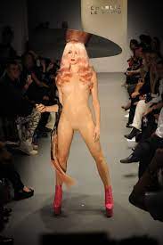 ほぼ裸なファッションショーヌードモデル画像 - 性癖エロ画像 センギリ