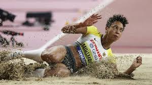 Mihambo finished ninth at the 2011 world youth championships, then competed at the 2012. Malaika Mihambo Ab Und An Aus Der Komfortzone Hupfen Sport Sz De