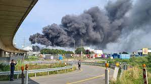 A blast followed by a fire hit an industrial park in the western german city of leverkusen tuesday, leaving several injured. Da01xcykjeopfm