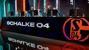 We are one we are exo!!! Schalke 04 Lec Fc Schalke 04 Upsets G2 Esports In Final Week Of Lec Summer Split We Look Back On The Huge Success Of The Royal Blues In A Tournament