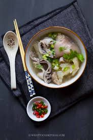 pig stomach soup with white peppercorns