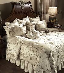 Bella Blanca Bedding Set By Aico