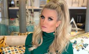 housewife tinsley mortimer