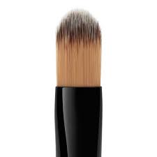 illamasqua flat concealer brush