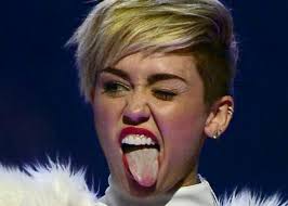 why is miley cyrus tongue white