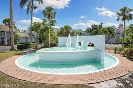 homes with a pool in naples fl