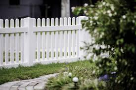 If that's not working, dip the brush in a bucket of dish washing soap and water, then scrub the area and rinse. Top 10 Oviedo Vinyl Fence Options Superior Fence Rail Inc