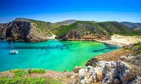 Sardinien ist die zweitgrößte insel italiens und liegt mitten im mittelmeer. Urlaub Sardinien Jetzt Informieren Und Buchen Gulet At