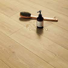 hybrid wood laminate flooring in