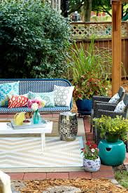 how to paint an outdoor rug for a quick