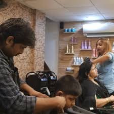 men beauty parlours economy in mumbai