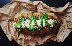 Lyon : Les Dodus revisitent le saucisson brioché version street-food
