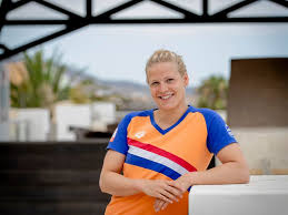 Sherida spitse has scored 42 times for the national team. Maud Van Der Meer Ik Zwom Tot Een Dag Voor De Bevalling De Volkskrant