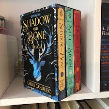The Shadow and Bone Trilogy Boxed Set: Shadow and Bone, Siege and Storm, Ruin and Rising - Bardugo, Leigh