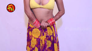 Kareena kapoor hot in low waist pink saree; Young Indian Girl Wearing Saree Showing Hot Navel Cleavage And Side Boobs B Grade Masala Videos Masaladesi