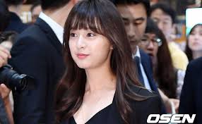 kim ji won criticized