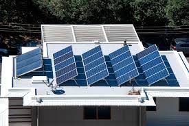 panneaux solaires sur toit plat ce qu