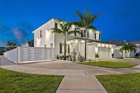 southeast florida homes with swimming