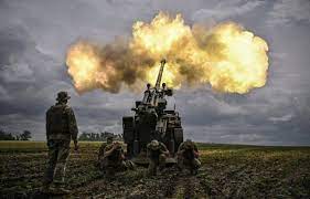 Guerre en Ukraine : La France va livrer des systèmes de défense  anti-aérienne et des canons Caesar supplémentaires à Kiev