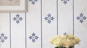 Strippable wallpapers can be dry stripped from the wall without leaving any backing behind. How To Remove Wallpaper Tips And Guidelines Howstuffworks