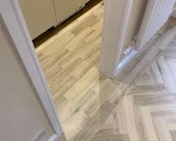 lay vinyl plank flooring