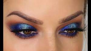 two toned blue eyeshadow makeup