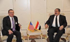 وزير الخارجية العراقي هوشيار زيباري مع مساعد وزير الخارجية الأمريكية جيفري فيلتمان