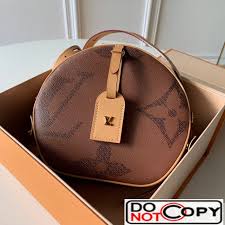Owning a louis vuitton bag is so much more than just a status symbol, it's also investing into an outstanding item that will last you for years to come. Louis Vuitton Giant Monogram Boite Chapeau Souple Round Shoulder Bag M44604 M44604 277 00 Ioffer Designer Replica Louis Vuitton Handbag Wallet Accessories High Quality