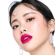 This korean makeup product is consists of 3 vibrant colors that gives li. The Biggest Makeup Trends In Korea In 2019 Top K Beauty Trends Allure