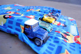 Hot wheels party selbstgemachtes auto weihnachtsspielzeug. 15 Awesome Diy Toy Car Projects