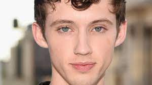 Troye Sivan Posts Text Convo About His Leaked Nudes | Teen Vogue