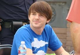 Drake bell is an american actor and musician. Drake Bell Height Weight Age Girlfriend Family Facts Biography