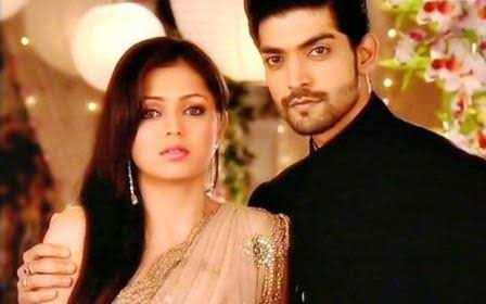 Image result for maan holding geet from shoulder"