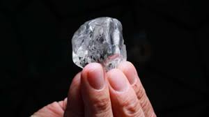Beautiful 378 carat diamond found in African mine, know its price