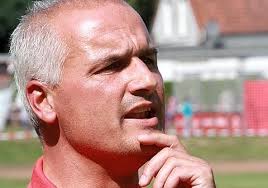 Oldenburg Nach knapp zwei Jahren beim Türkischen SV wird Trainer Timo Ehle ...