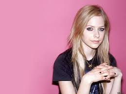 Born september 27, 1984) is a canadian singer, songwriter and actress. Hd Wallpaper Avril Lavigne Earrings T Shirt Hair Women S Black Crew Neck Shirt Wallpaper Flare