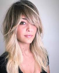 25 mid length blonde hairstyles to show