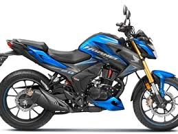 The honda hornet range first began in 1998, taking an old dependable cbr600f sportsbike engine and shoehorning it into a basic chassis to create the alongside the 600cc variant, a larger honda cb900f hornet also appeared in 2001, featuring a reworked version of the 918. Honda Hornet 2 0 Price In Chennai Hornet 2 0 On Road Price In Chennai Bikewale