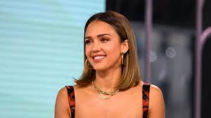 jessica alba gives a 5 minute honest