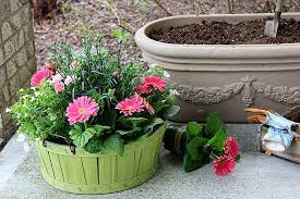 Easy Steps To Beautiful Garden Planters