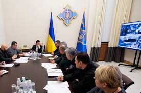 Рада національної безпеки і оборони україни ухвалила рішення про запровадження санкцій проти 10 посадових осіб, які входять у вищий офіцерський склад, через зраду батьківщині. Zelenskij Zbiraye Rnbo Novini Espreso Tv Ukrayina