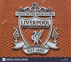 Das gedenken an die tragödie wurde im wappen des klubs verankert. Liverpool Fc Wappen Stockfotos Und Bilder Kaufen Alamy